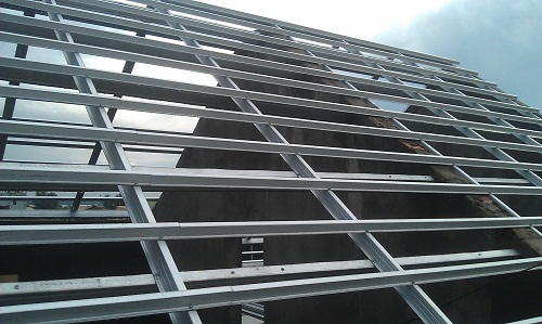 Thi-cong-he-keo-thep-mai-ngoi-quan-9