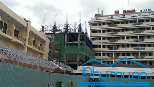 lap-dung-he-gian-thep-mai-trong-luong-nhe-khach-san-vung-tau