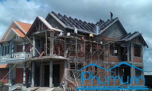 Cung-cap-thi-cong-lap-dung-mai-nha-khung-thep-lop-ngoi-tan-an-long-an