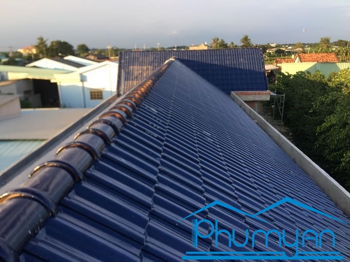 Thi-congl-lap-dat-keo-thep-mai-lop-ngoi-chuyen-nghiep-tai-tam-vu-long-an