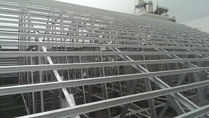 Thi-cong-lap-dung-keo-thep-mai-ngoi-tai-quan 4