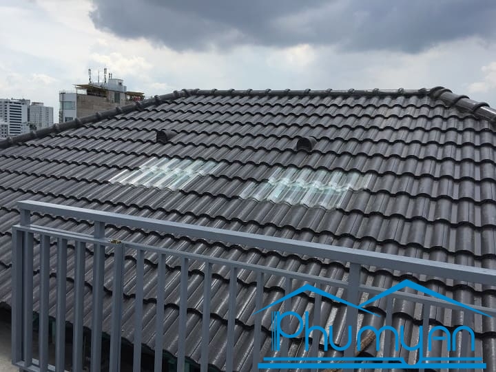 thi-cong-mai-ngoi-sieu-nhe-quan-1