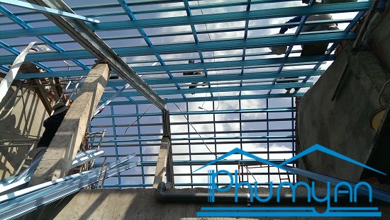 Mai-nha-khung-thep-3-lop